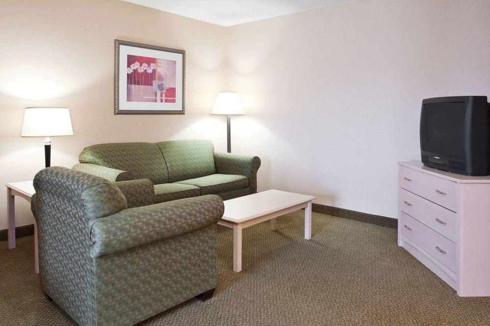 Holiday Inn Express Vermilion By Ihg Εξωτερικό φωτογραφία