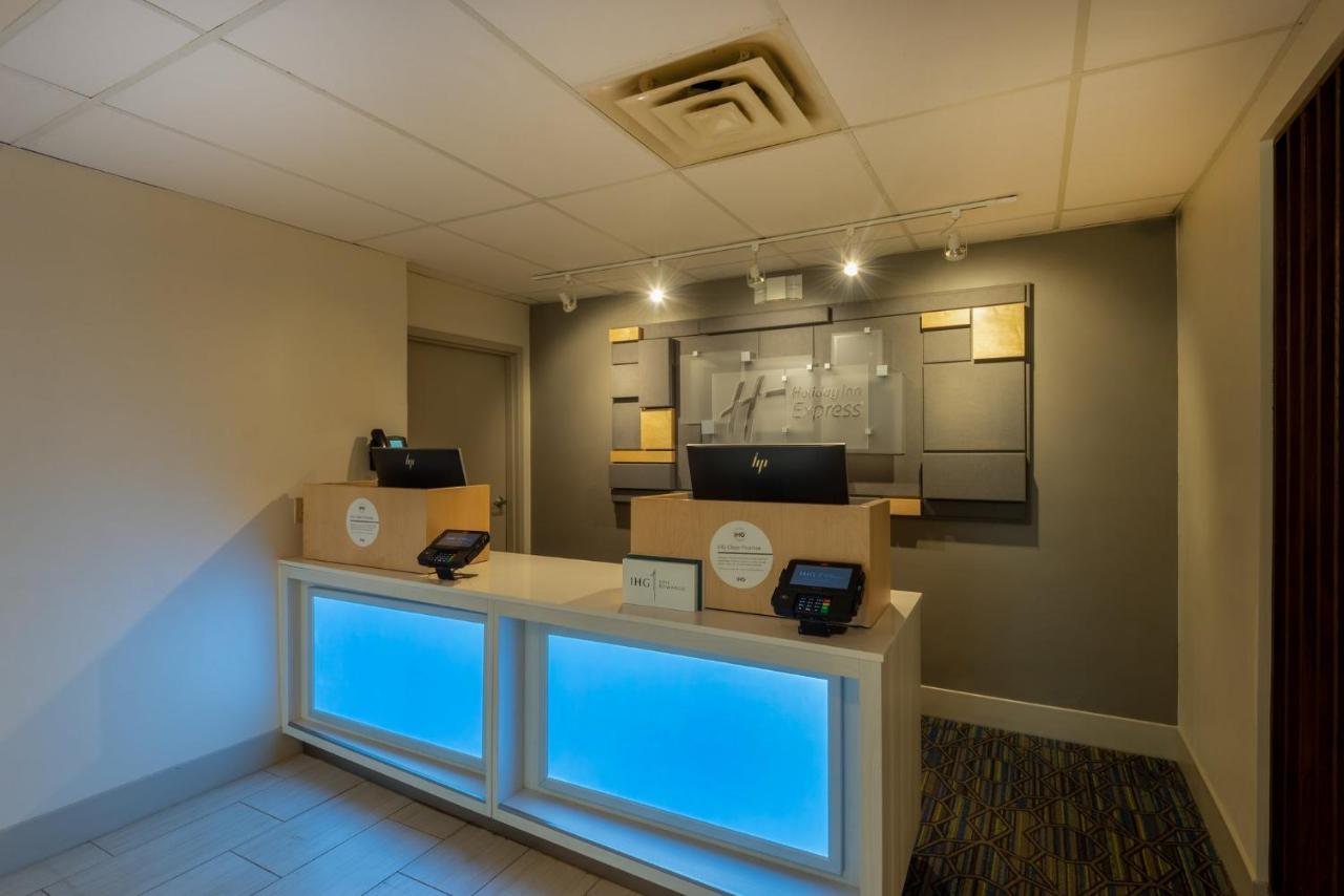 Holiday Inn Express Vermilion By Ihg Εξωτερικό φωτογραφία