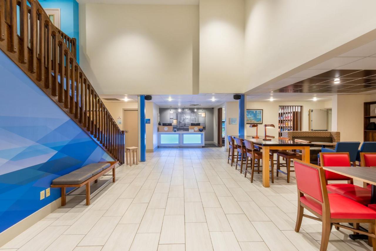 Holiday Inn Express Vermilion By Ihg Εξωτερικό φωτογραφία