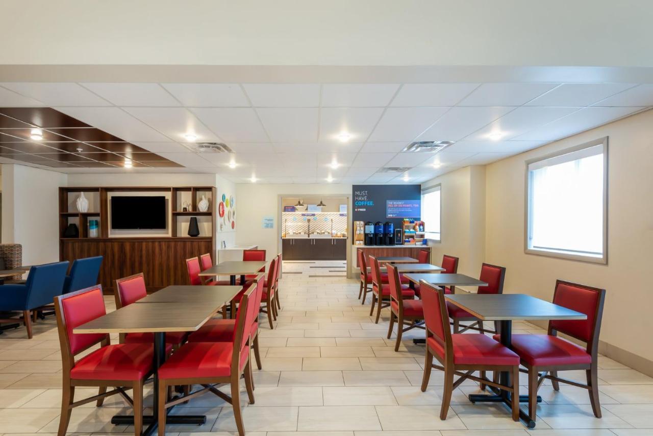Holiday Inn Express Vermilion By Ihg Εξωτερικό φωτογραφία