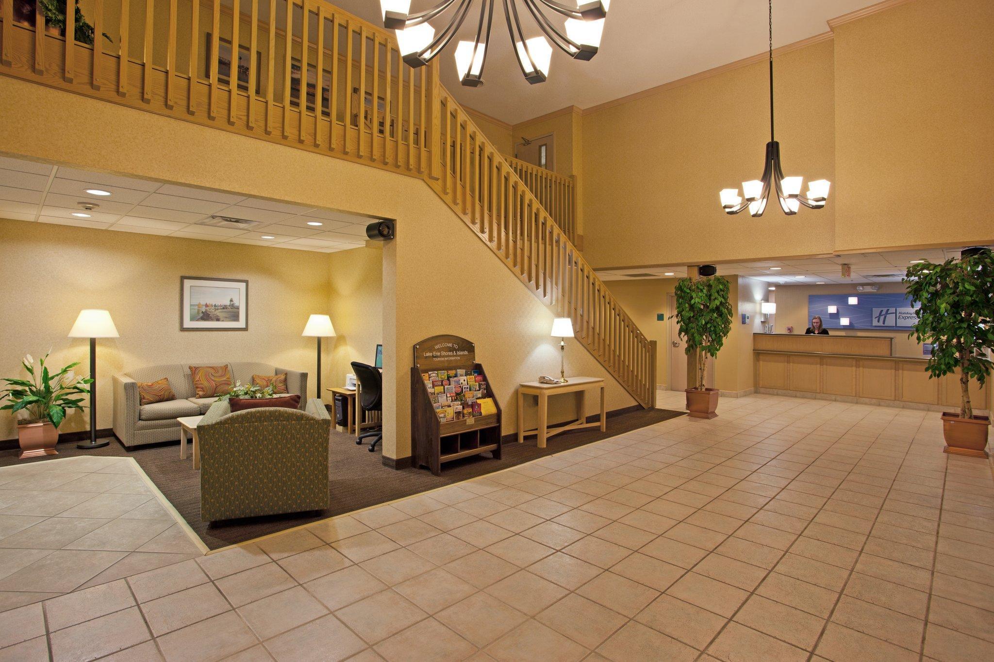 Holiday Inn Express Vermilion By Ihg Εξωτερικό φωτογραφία